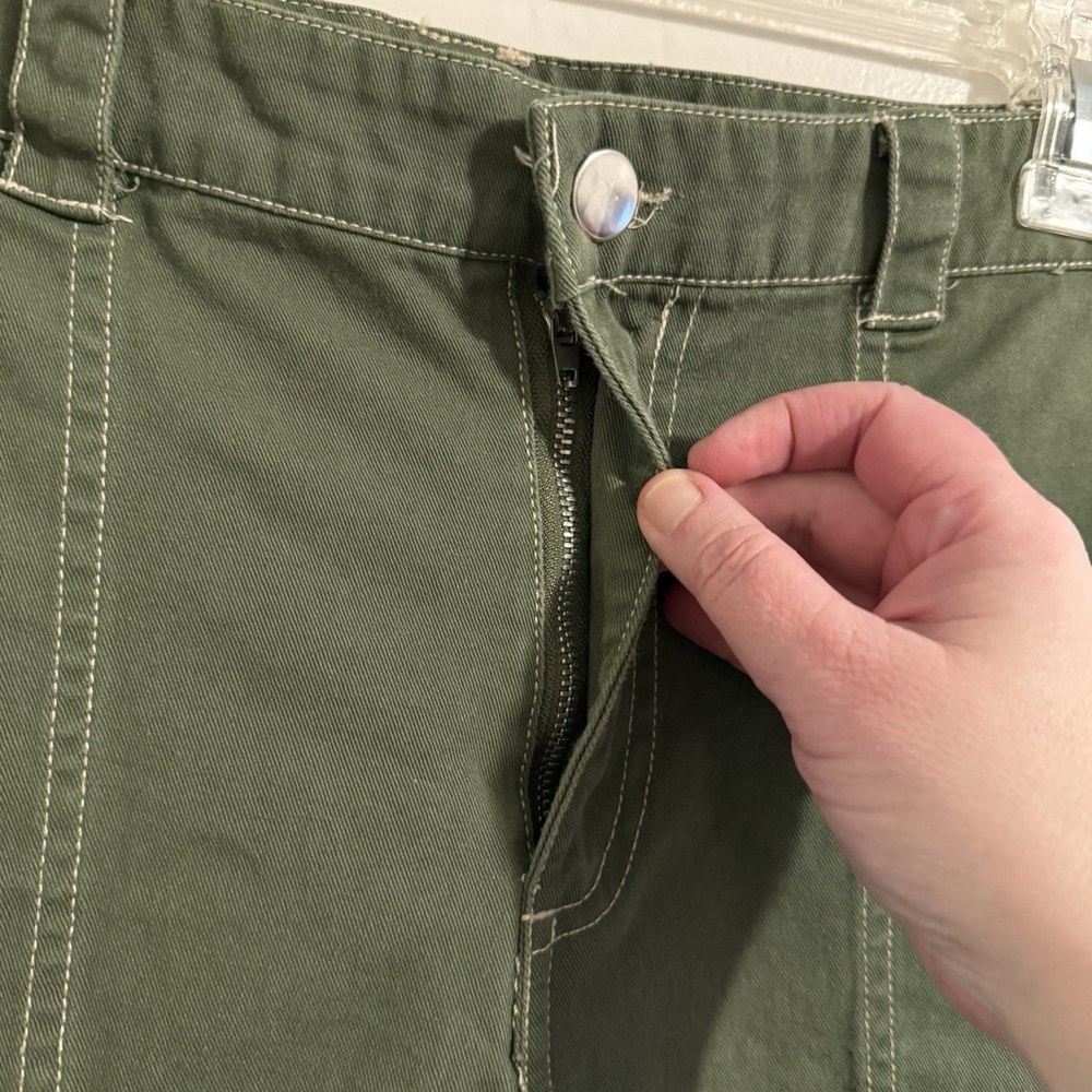 Y2K Full Tilt Women’s Wide Leg Cargo Pants Army Green Size Small 100% Cotton - Picture 3 of 8